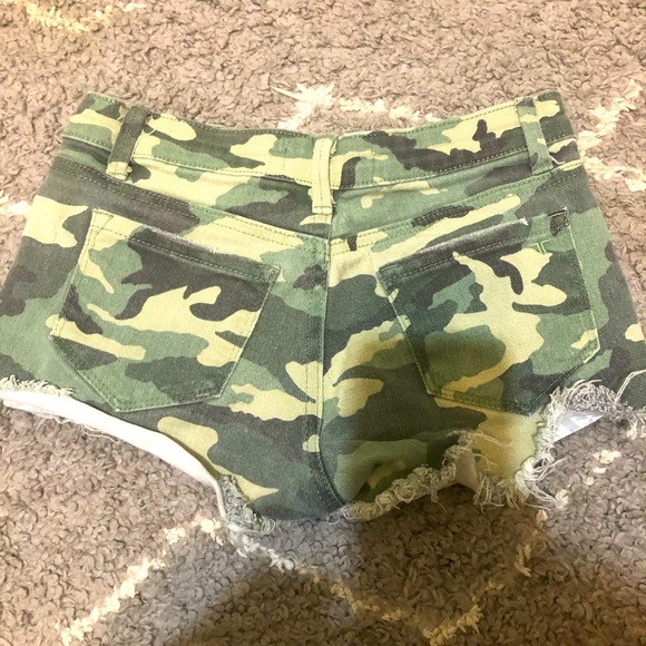 Girls Tractr Jean shorts - Picture 2 of 4